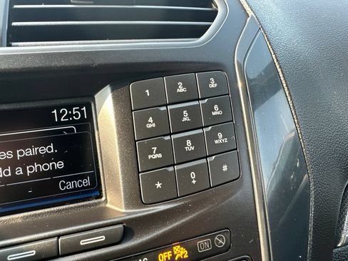 Used 2018 Ford Explorer XLT AWD/4WD image 61
