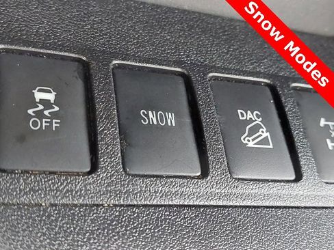 Used 2017 Toyota Highlander XLE image 25