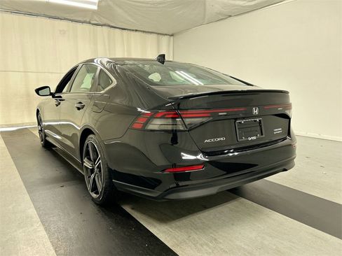 Used 2023 Honda Accord Sport image 12