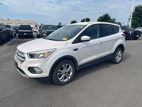 Used 2019 Ford Escape SE FWD image 8