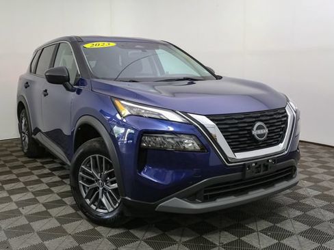 Used 2023 Nissan Rogue S AWD/4WD image 3