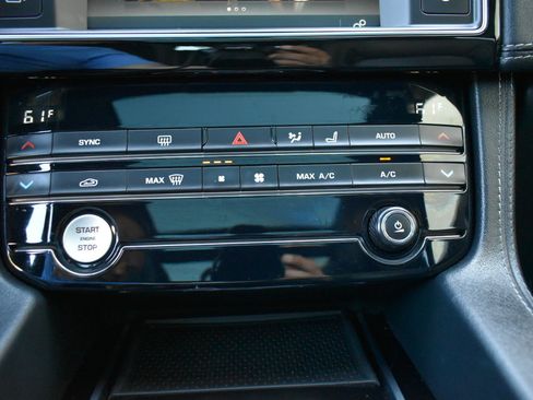 Used 2018 Jaguar F-PACE S image 22