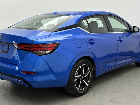 Used 2025 Nissan Sentra SV image 7