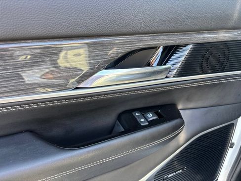 Used 2022 Jeep Wagoneer Series II AWD/4WD image 31