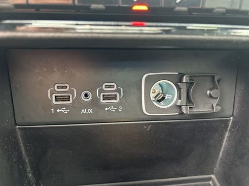 Used 2024 Jeep Grand Cherokee Limited w/ Black Appearance Package AWD/4WD image 21