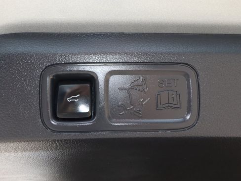 Used 2023 Ford Expedition Limited AWD/4WD image 21