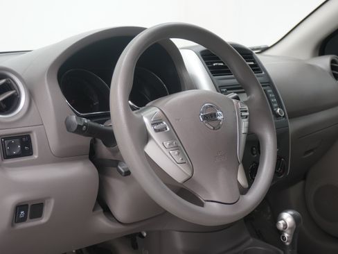 Used 2015 Nissan Versa FWD image 7