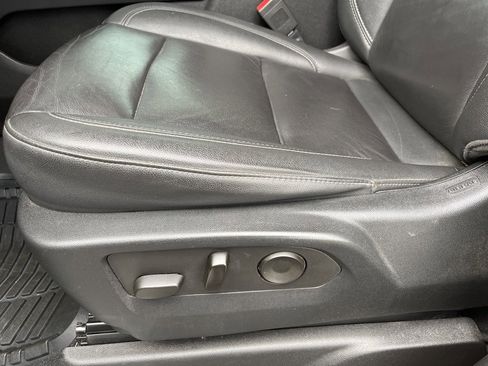 Used 2022 Chevrolet Suburban LT image 27