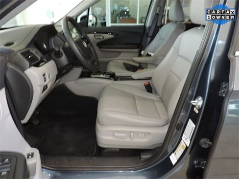 Used 2022 Honda Pilot Touring image 13