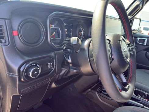 Used 2024 Jeep Wrangler Unlimited Rubicon w/ Technology Group AWD/4WD image 13