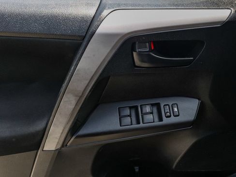 Used 2016 Toyota RAV4 LE FWD image 24