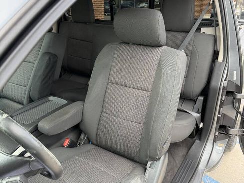 Used 2014 Nissan Titan SV image 24