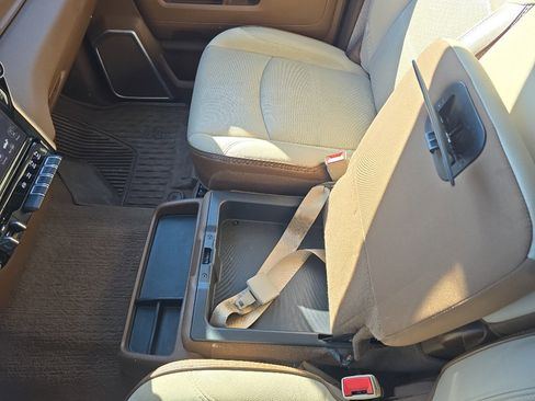 Used 2020 RAM 3500 Laramie image 30