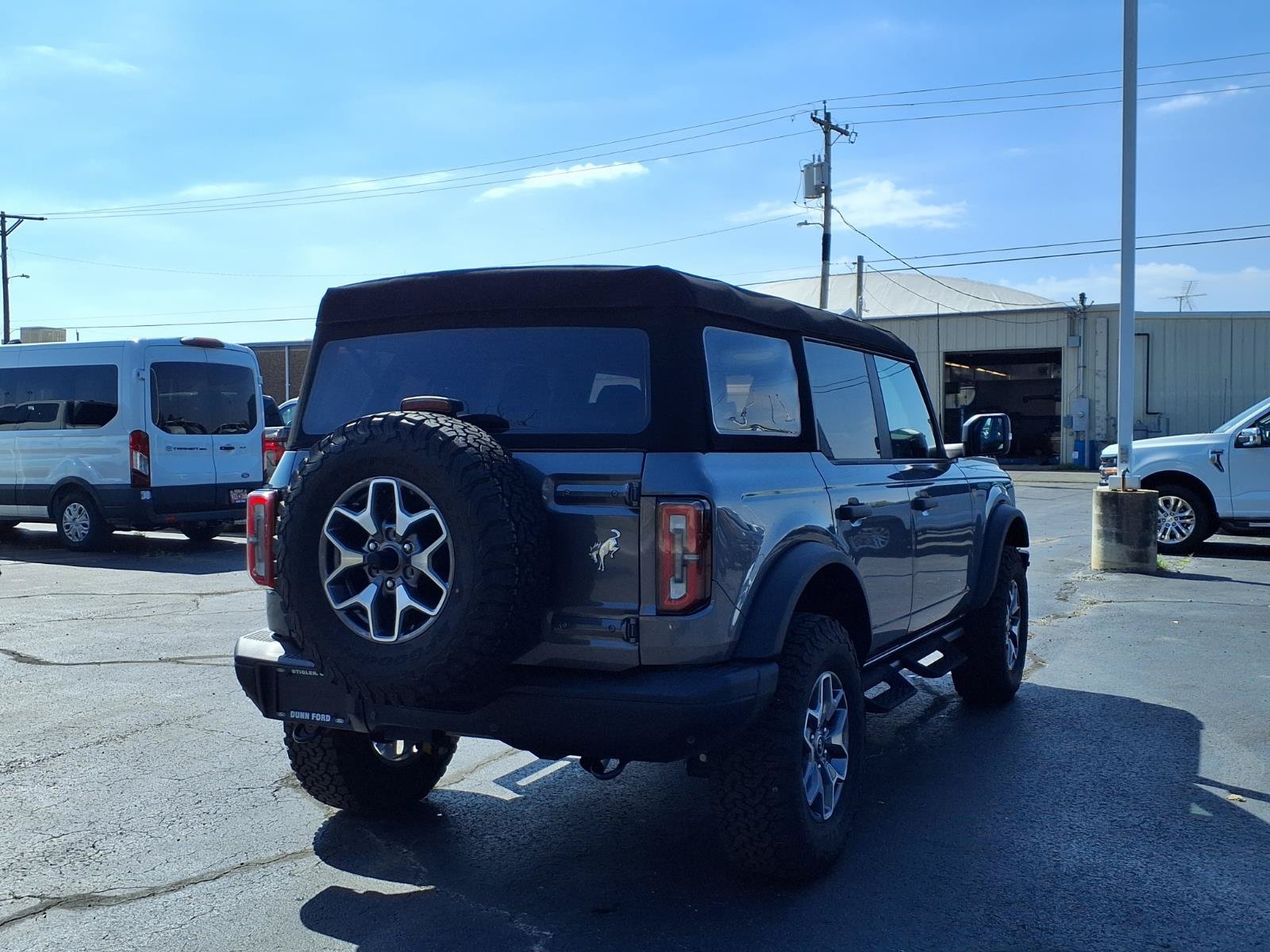 Used 2024 Ford Bronco Badlands AWD/4WD image 2
