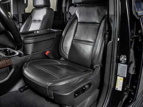 Used 2022 GMC Sierra 3500 Denali AWD/4WD image 30