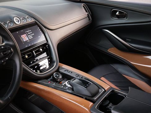 Used 2024 Aston Martin DBX 707 image 18