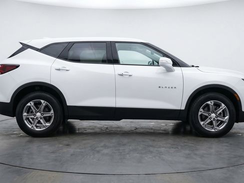 Used 2025 Chevrolet Blazer LT image 11