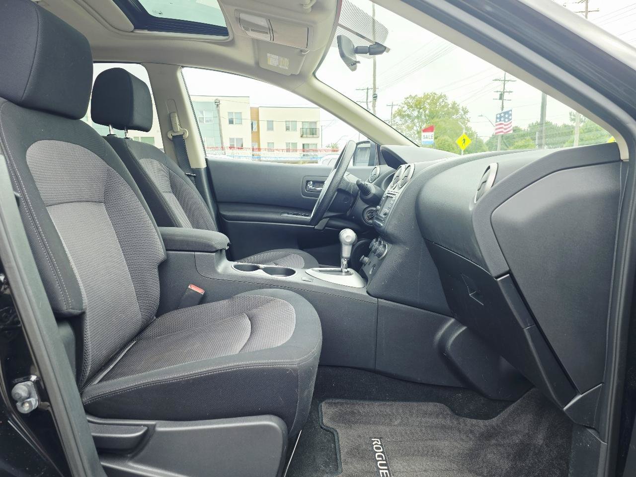 Used 2013 Nissan Rogue SV w/ Premium Pkg AWD/4WD image 18