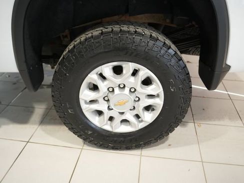 Used 2022 Chevrolet Silverado 3500 LT w/ Convenience Package image 10