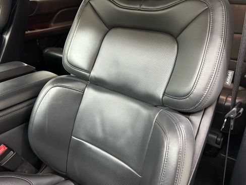 Used 2023 Lincoln Navigator L Standard Sport Utility 4D image 39