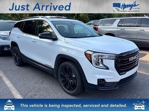 Certified 2022 GMC Terrain SLT w/ Elevation Edition AWD/4WD image 3