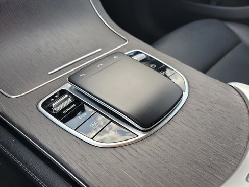 Used 2021 Mercedes-Benz GLC 300 image 12