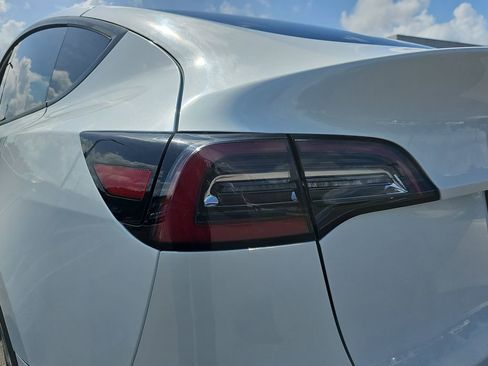 Used 2020 Tesla Model Y Long Range AWD/4WD image 39