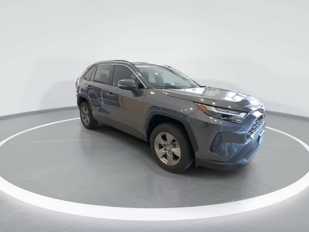 Used 2024 Toyota RAV4 XLE AWD/4WD image 2