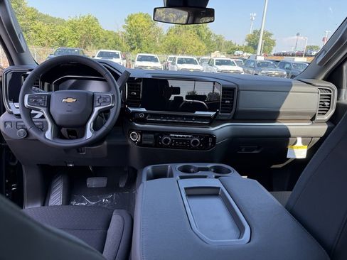 New 2026 Chevrolet Silverado 1500 LT image 17