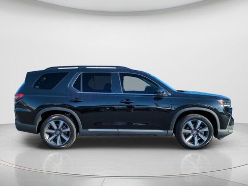 Used 2025 Honda Pilot Elite image 3