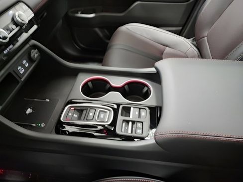 Used 2025 Honda Pilot Black Edition image 28