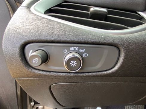 Used 2022 Chevrolet Malibu LT w/ Leather Package image 15