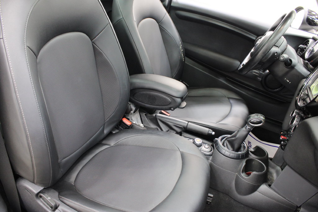 Used 2016 MINI Cooper 2-Door Hardtop FWD image 21