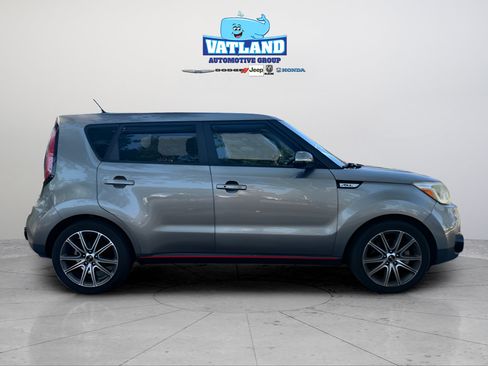 Used 2018 Kia Soul ! w/ Tech Package FWD image 6