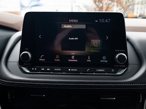 Used 2022 Nissan Rogue SV image 14