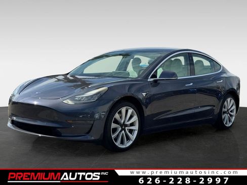 Used 2019 Tesla Model 3 Standard Range Plus image 1