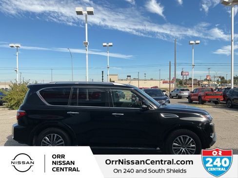 Used 2024 Nissan Armada SL w/ Captain's Chairs Package image 4