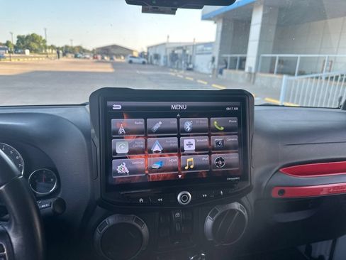 Used 2014 Jeep Wrangler Unlimited Sport w/ Quick Order Package 24S AWD/4WD image 13
