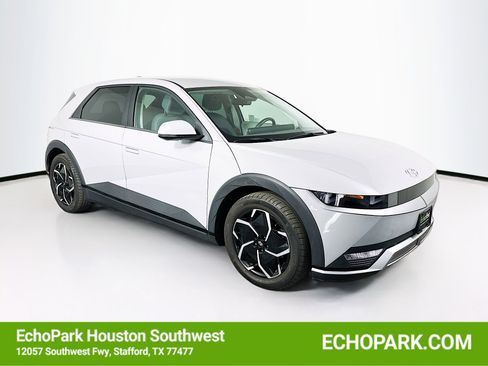 Used 2024 Hyundai Ioniq 5 SE image 1