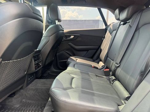 Used 2019 Audi Q8 Prestige w/ Luxury Package AWD/4WD image 17