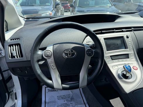 Used 2013 Toyota Prius Four w/ Deluxe Solar Roof Pkg image 21