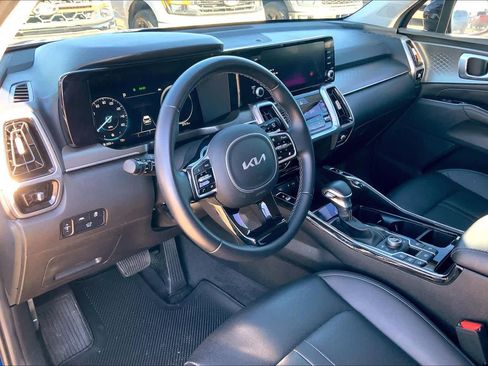 Used 2023 Kia Sorento SX image 17