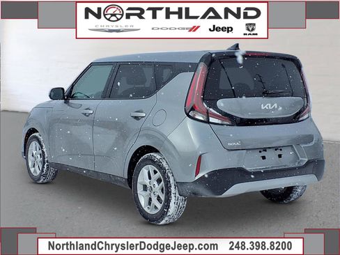 Used 2024 Kia Soul LX w/ Option Group 015 image 2