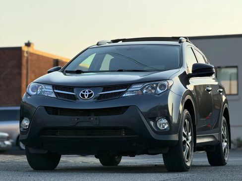 Used 2014 Toyota RAV4 LE AWD/4WD image 2