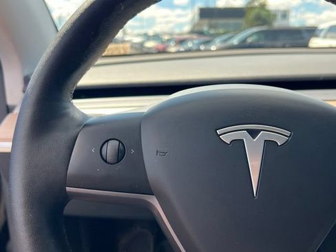 Used 2025 Tesla Model Y Performance AWD/4WD image 19