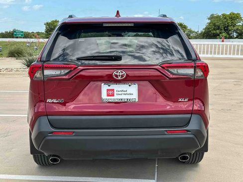 Used 2024 Toyota RAV4 XLE w/ Convenience Package FWD image 4