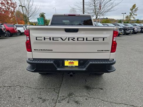 New 2026 Chevrolet Silverado 1500 Custom Trail Boss w/ LPO, Dark Essentials Package image 5