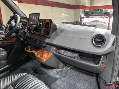 Used 2019 Mercedes-Benz Sprinter 170 image 13