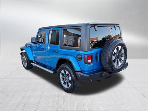 Used 2022 Jeep Wrangler Unlimited Sahara w/ Cold Weather Group image 6