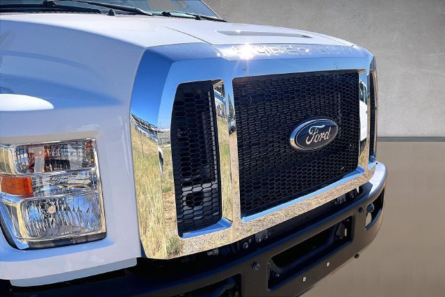 Used 2022 Ford F750 2WD Regular Cab Super Duty image 12